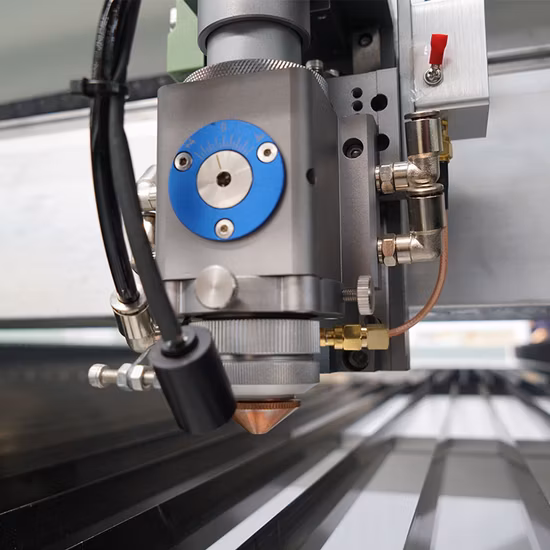 Machine de découpe mixte laser CNC 1325 CO2 150W pour métaux et non-métaux